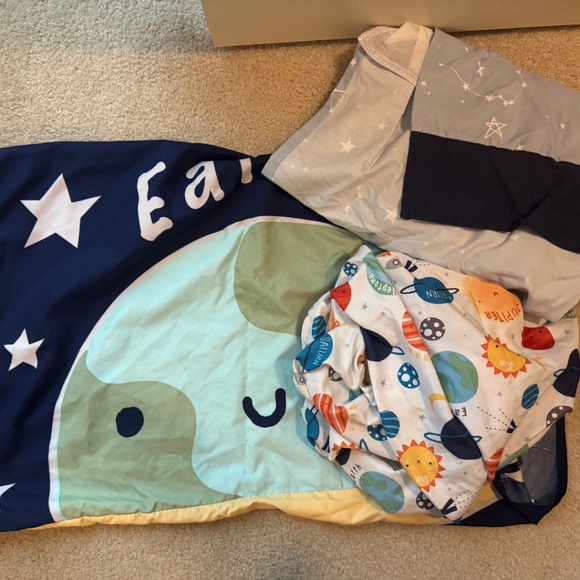 Space Themed Toddler Bedding - Picture 1 of 4